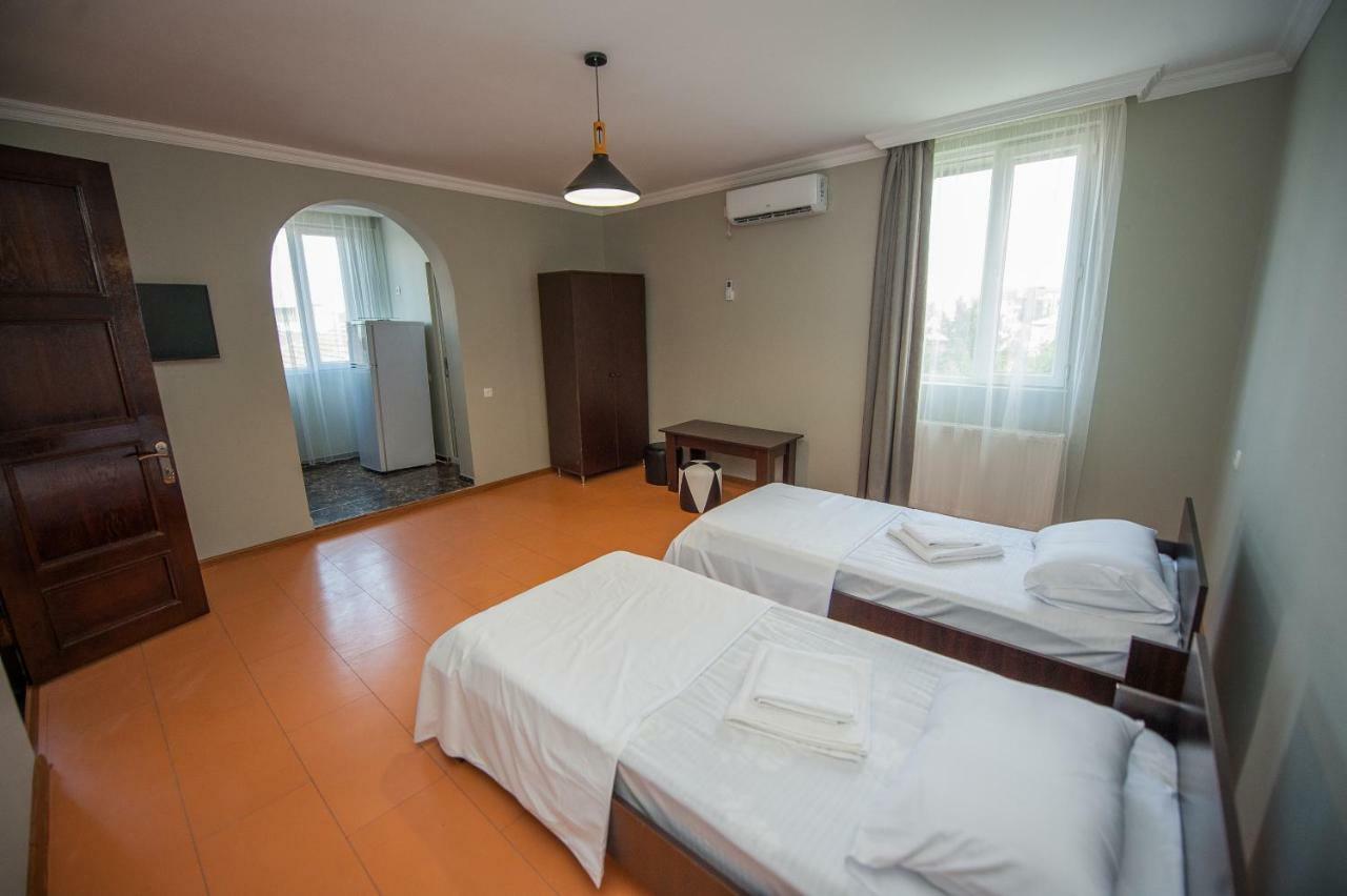 Hotel Cosmos Batumi Exterior photo