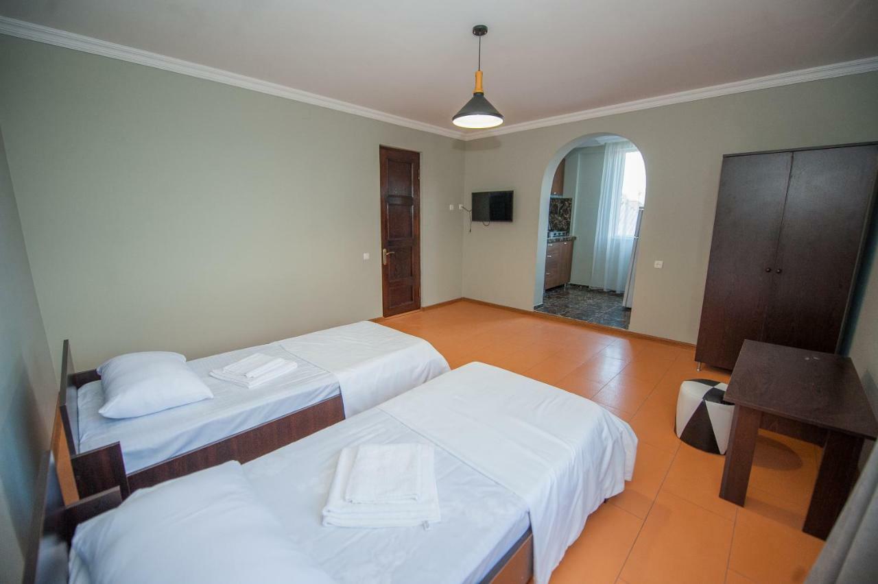 Hotel Cosmos Batumi Exterior photo